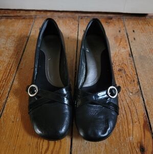 Black Womens Shoes With Circular Buckles